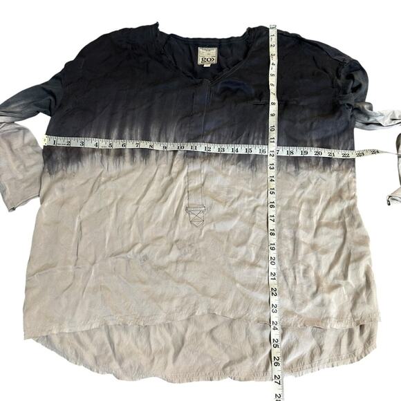 Go Silk Button Front Ombre Top Size Small - Picture 3 of 7